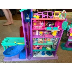 Polly Pocket Pollyville Mega Mall